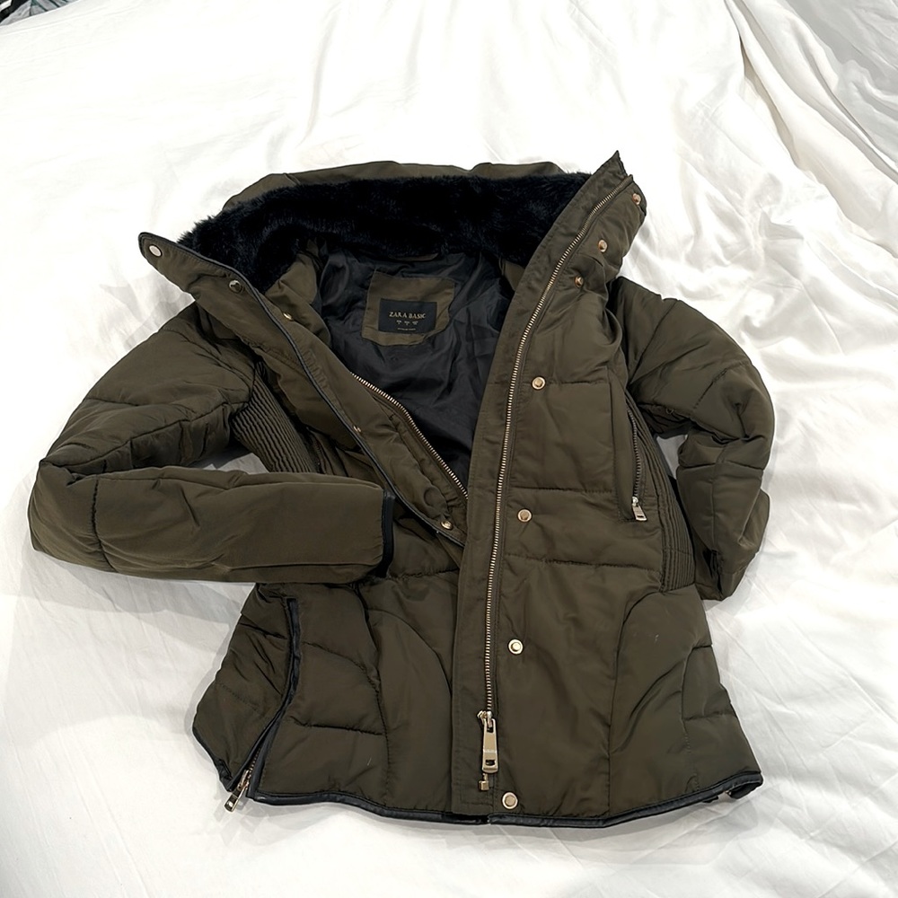 Zara Winter Puffer Coat Jacket in Olive Green Size Small